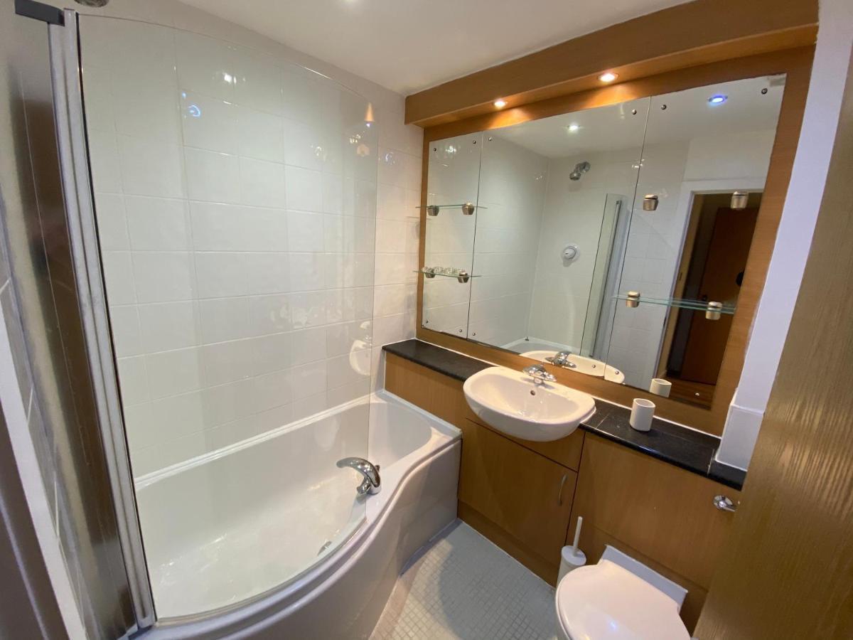Large 5-Bed City Centre Townhouse With Secure Parking Manchester Kültér fotó